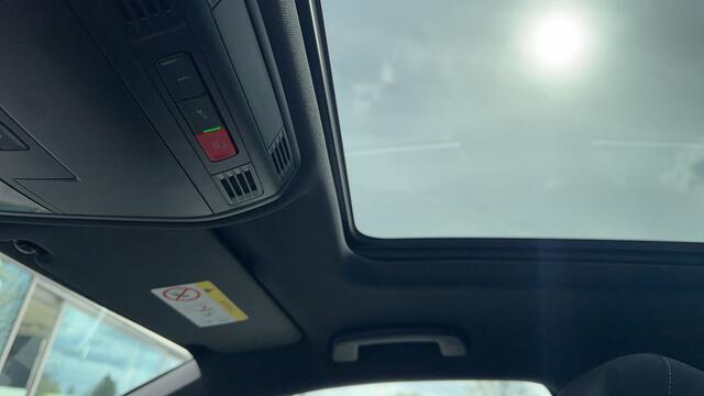 Volkswagen TIGUAN 1.5 TSI 150pkAutomaat Highline Business R / Panoramadak / Camera / LED