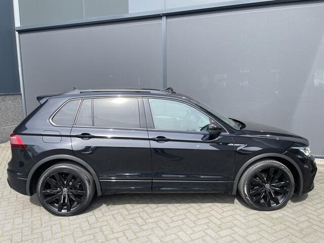 Volkswagen TIGUAN 1.5 TSI 2x R-line Achteruitrijcamera - Virtual dashboard - Apple carplay - Navigatie - Parkeersensoren - Licht metalen velgen 20 inch - Mistlampen - Dakrails - IQ light - Hill hold functie - Radio - Extra getint glas - Lederen bekleding - Stuur multifunct