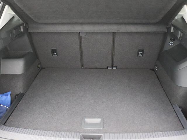 Volkswagen TIGUAN 1.5 eTSI Life Edition 150PK DSG Trekhaak, Elek. achterklep, Winterpakket, Adaptive Cruise Control, 17" Venezia LMV, Led Plus, Reservewiel