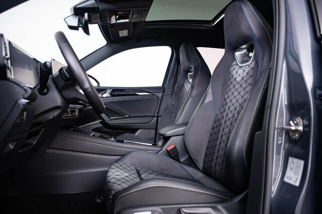 Volkswagen TIGUAN 1.5 eHybrid R-Line Trekhaak - Panoramadak - Adaptieve cruise control - Winterpakket - 360 graden-camera - Achterruitrijcamera - Dodehoeksensor - Stoelverwarming voor - Elektrische achterklep -