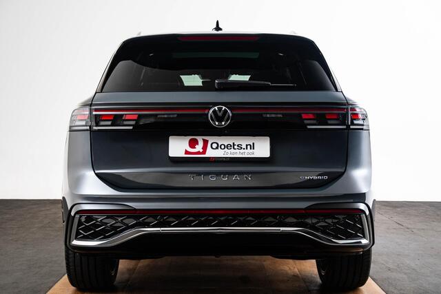 Volkswagen TIGUAN 1.5 eHybrid R-Line Trekhaak - Panoramadak - Adaptieve cruise control - Winterpakket - 360 graden-camera - Achterruitrijcamera - Dodehoeksensor - Stoelverwarming voor - Elektrische achterklep -
