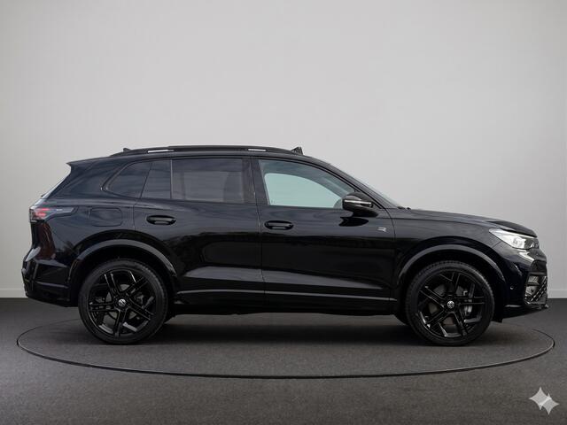 Volkswagen TIGUAN 1.5 eHybrid R-Line Edition Automaat | Panoramadak | Camera | Trekhaak wegklapbaar | Side Assist | Stoelverwarming