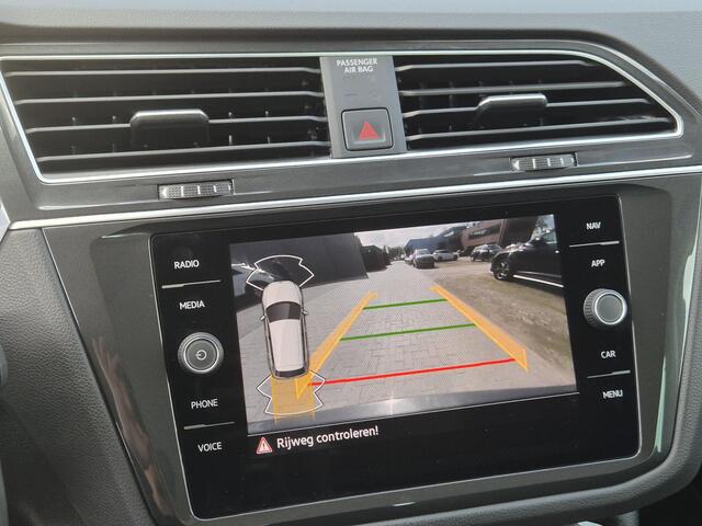 Volkswagen TIGUAN 1.4 TSI eHybrid Elegance / Trekgewicht 1.800 kg / Stuur- & Stoel verwarming / Achteruitrijcamera / Adaptief cruise control / Elektrische achterklep / Apple Carplay Android Auto / Climate control / Draadloze telefoon lader /