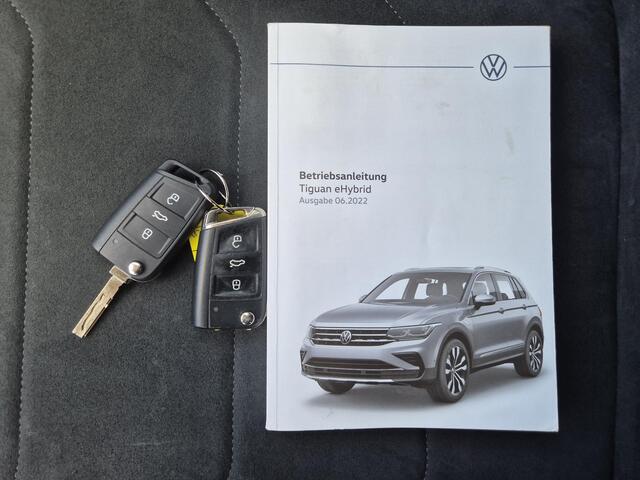 Volkswagen TIGUAN 1.4 TSI eHybrid Elegance / Trekgewicht 1.800 kg / Stuur- & Stoel verwarming / Achteruitrijcamera / Adaptief cruise control / Elektrische achterklep / Apple Carplay Android Auto / Climate control / Draadloze telefoon lader /