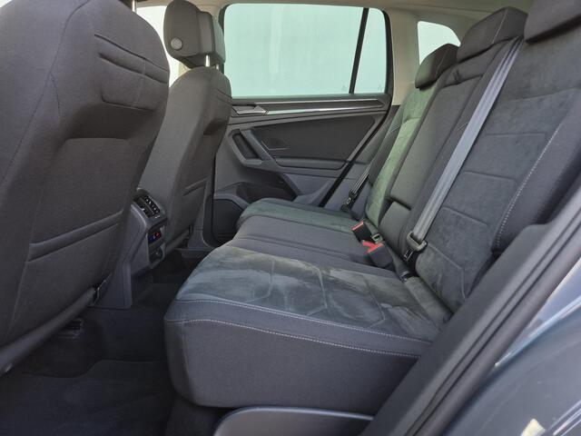 Volkswagen TIGUAN 1.4 TSI eHybrid Elegance / Trekgewicht 1.800 kg / Stuur- & Stoel verwarming / Achteruitrijcamera / Adaptief cruise control / Elektrische achterklep / Apple Carplay Android Auto / Climate control / Draadloze telefoon lader /