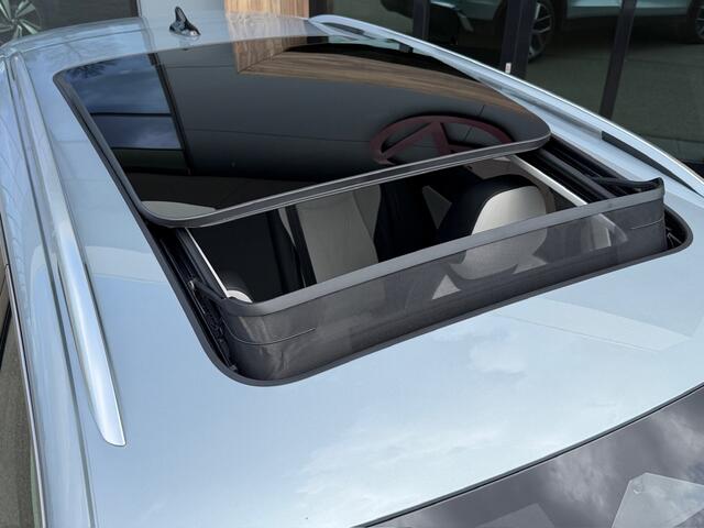 Volkswagen TIGUAN 1.5 eHybrid Elegance 204pk | Panoramadak | Trekhaak | 20" Velgen | 360 Camera | Dode hoek | Elek. klep | incl. verlengde garantie