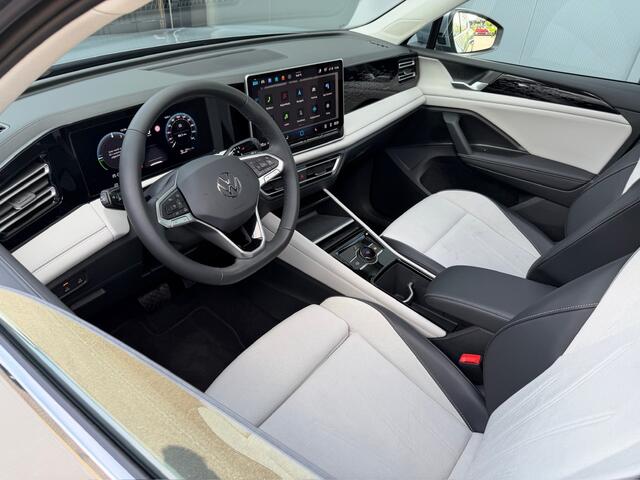 Volkswagen TIGUAN 1.5 eHybrid Elegance 204pk | Panoramadak | Trekhaak | 20" Velgen | 360 Camera | Dode hoek | Elek. klep | incl. verlengde garantie