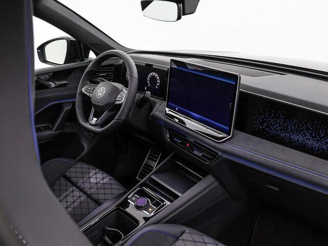 Volkswagen TIGUAN R-Line Edition 1.5 eHybrid 204 PK 6 versn. DSG · Black Style Pakket · Panoramaschuif-kanteldak · Trekhaak inklapbaar, met elektrische ontgrendeling, incl. aanhangermanoeuvreerhulp Trailer Assist ·