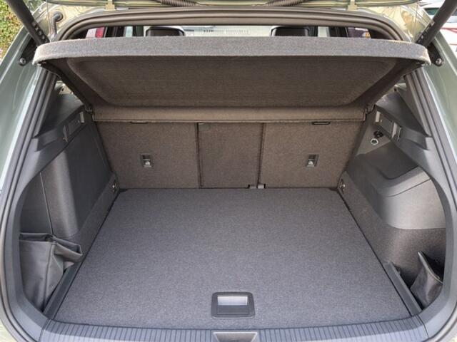 Volkswagen TIGUAN 1.5 TSI e-HYBRID R-LINE HenK/PANO-DAK/TREKHAAK/CAMERA/LEDER/MEMORY/HUD