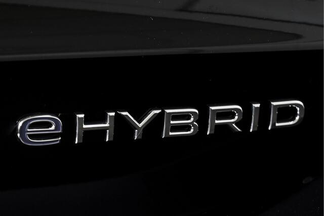 Volkswagen TIGUAN 1.5 eHybrid 204 PK Life | Elek. Trekhaak | Dig. Cockpit | Adapt. Cruise | Stoel-+stuurverw. | PDC | Camera | App. Connect | ECC | LM 18" | 8309