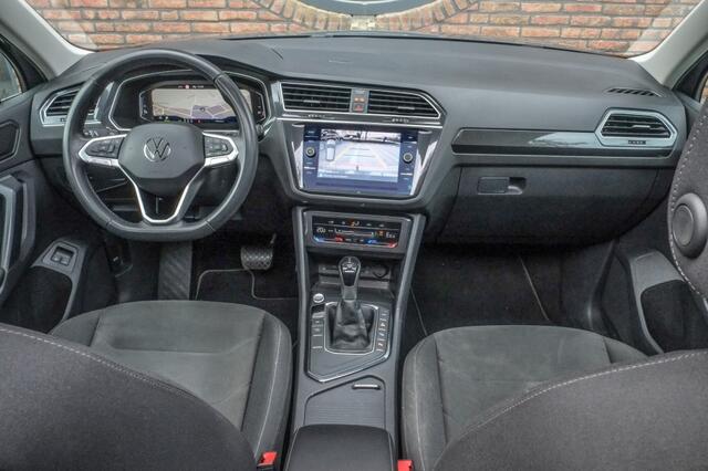 Volkswagen TIGUAN Elegance eHybrid | SOH 84% | Trekhaak | Panoramadak | Virtual co