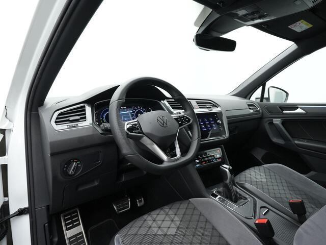 Volkswagen TIGUAN 1.4 TSI eHybrid 245 pk R-Line | Trekhaak | IQ Light | Stuur-/stoelverwarming | Navigatie | Adaptive Cruise