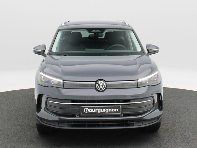 Volkswagen TIGUAN 1.5 eHybrid Life 204 Pk Stoel/Stuur Verwarming | 360° Camera | Adaptive Cruise | Trekhaak | Carplay | 18 Inch | 155 Km !!