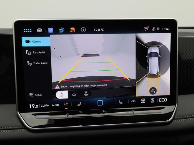 Volkswagen TIGUAN 1.5 eHybrid Life 204 Pk Stoel/Stuur Verwarming | 360° Camera | Adaptive Cruise | Trekhaak | Carplay | 18 Inch | 155 Km !!