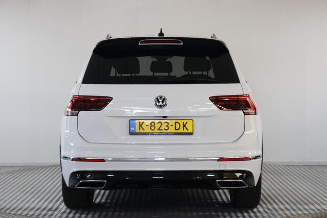 Volkswagen TIGUAN Allspace 1.5 TSI Highline Business R-Line Nieuwe All-Seasons | Climate | LED | Adaptive Cruise | Carplay | Mooie auto!