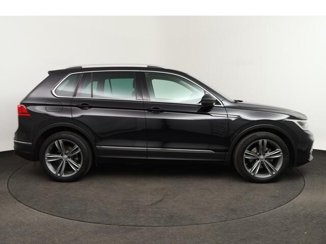 Volkswagen TIGUAN 1.5 TSI Life | Trekhaak o 19 inch R-Line o Camera o CarPlay