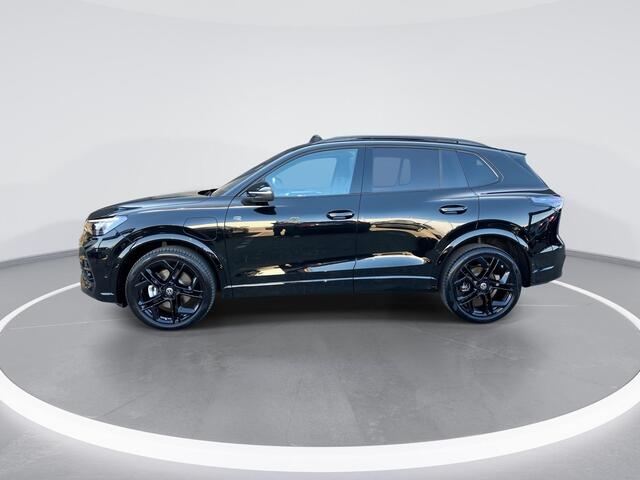 Volkswagen TIGUAN 1.5eHybrid 150kW/204PK R-Line Black Style · Panoramadak · Trekhaak · 360°Camera · Garantie t/m 24-06-2030 of 100000km