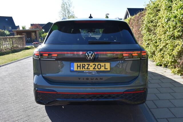Volkswagen TIGUAN 1.5 eHybrid R-Line, BLACK ED. TREKH. PANO.