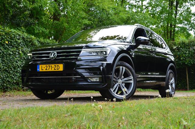 Volkswagen TIGUAN Allspace 1.5 TSI Highline Business R 7 Persoons. Automaat/Navi/Pdc/Ecc/Led/Virtual dashboard/Achteruitrijcamera/Panoramadak/Cr-Controle/19-Inch Lmv/Trekhaak elektrisch uitklapbaar/Stoelverwarming