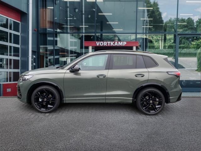 Volkswagen TIGUAN 1.5 eTSI R-LINE TREKHAAK/LEDER/PANO-DAK/CAMERA/ELEK-KLEP/ACC/HUD/MEM/STOELVERW