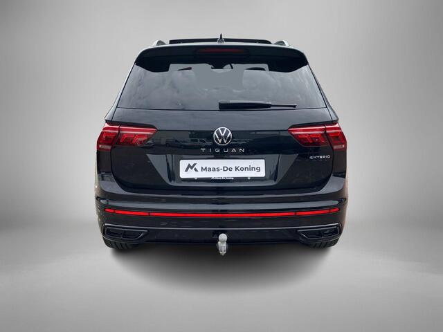 Volkswagen TIGUAN 1.4TSIeHybrid 180kW/245PK R-Line Black Style · Panoramadak · Trekhaak · 360°Camera + Parkeersensoren · Stoelverwarming · Apple/Android Car Play · Dodehoeksensor ·