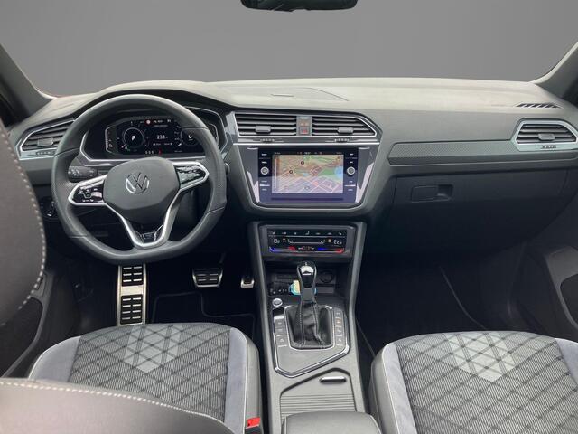 Volkswagen TIGUAN 1.4TSIeHybrid 180kW/245PK R-Line Black Style · Panoramadak · Trekhaak · 360°Camera + Parkeersensoren · Stoelverwarming · Apple/Android Car Play · Dodehoeksensor ·