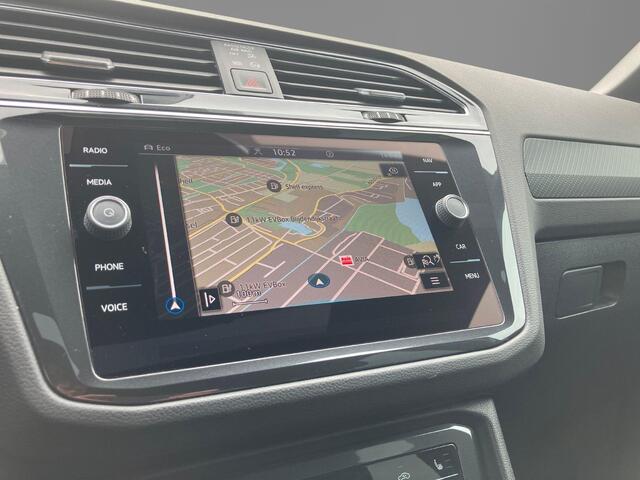 Volkswagen TIGUAN 1.4TSIeHybrid 180kW/245PK R-Line Black Style · Panoramadak · Trekhaak · 360°Camera + Parkeersensoren · Stoelverwarming · Apple/Android Car Play · Dodehoeksensor ·
