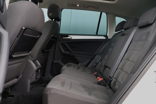 Volkswagen TIGUAN 1.4 TSI Connected Series | Trekhaak | Panoramadak | Stoelverwarming | Apple Carplay / Android Auto | DAB+ radio