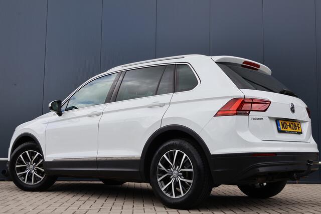 Volkswagen TIGUAN 1.4 TSI Connected Series | Trekhaak | Panoramadak | Stoelverwarming | Apple Carplay / Android Auto | DAB+ radio