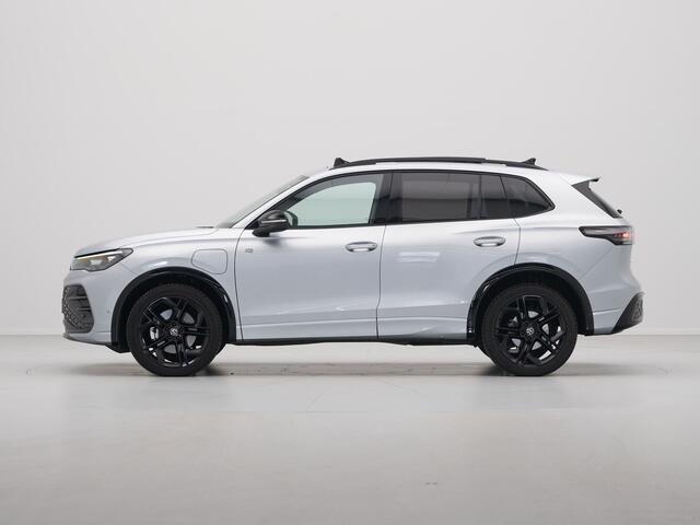 Volkswagen TIGUAN 1.5 eHybrid 204pk R-Line Ed. | Trekhaak | Panorama | LED-Plus | Black Style