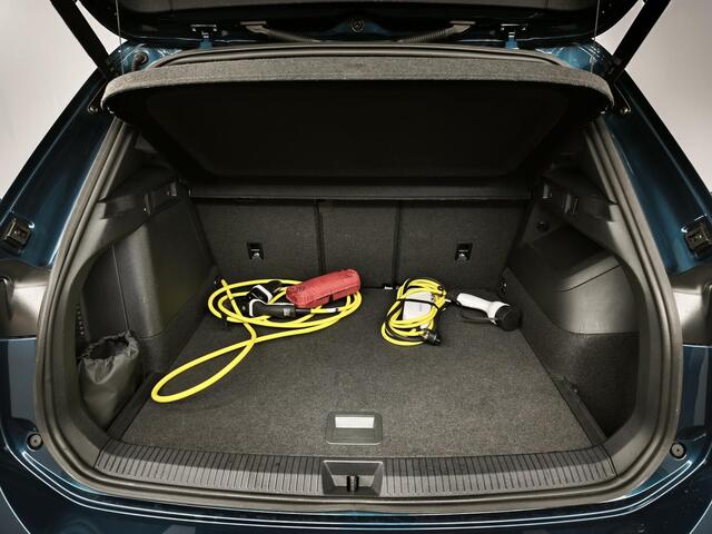 Volkswagen TIGUAN 1.5 eHybrid R-Line Edition 204PK | Stoel- en stuurverwarming | Navigatie | Adaptieve Cruise Control | Rondomzichtcamera