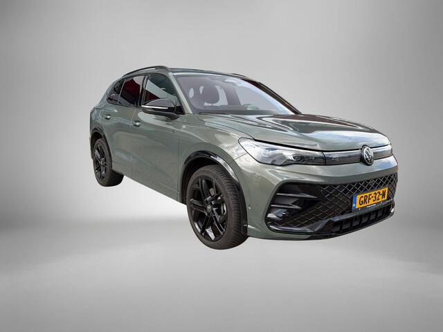 Volkswagen TIGUAN 1.5 eHybrid 272 pk DSG R-Line Business · Panoramadak · Trekhaak · Leder · Harman Kardon · Stoel verwarming V+A · Stoelventilatie · Massage · Keyless · Apple/Android Car Play · 360gr Camera ·Garantie t/m 10-11-2028 of 100.000km