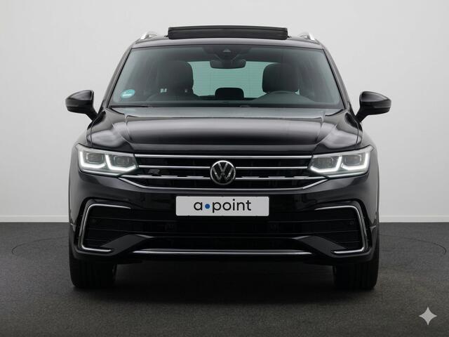 Volkswagen TIGUAN 1.5 TSI R-Line Business+ | Panoramadak | Matrix lampen | Dodehoek Detectie | Keyless | Winterpakket | Zwenkbare Trekhaak | Achteruitrijcamera |