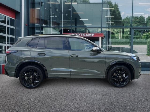 Volkswagen TIGUAN 1.5 TSI eHYBRID R-LINE 272PK TREKHAAK/PANO-DAK/ELEK-KLEP/HUD/ACC/STOEL+STUURVERW