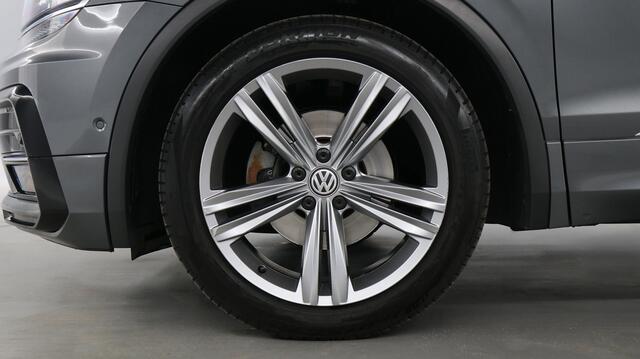 Volkswagen TIGUAN 1.5 TSI 150pkAutomaat Highline Business R / Panoramadak / Camera / Full-LED / 19"Lm 340