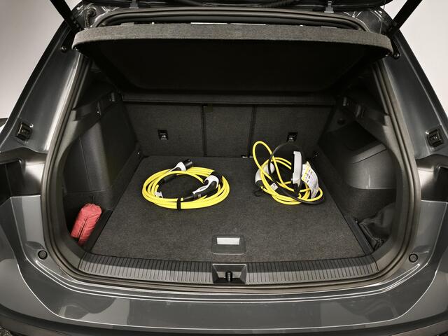 Volkswagen TIGUAN 1.5 eHybrid Life Edition | Trekhaak | 360° Camera | Harman / Kardon | Stoelverwarming |
