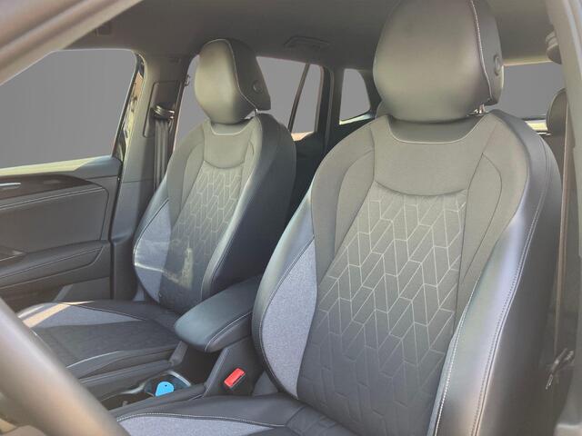 Volkswagen TIGUAN 1.5eTSI/150PK Goal DSG · Trekhaak · 360°Camera + Parkeersensoren · Navigatie · Garantie t/m 05-06-2025