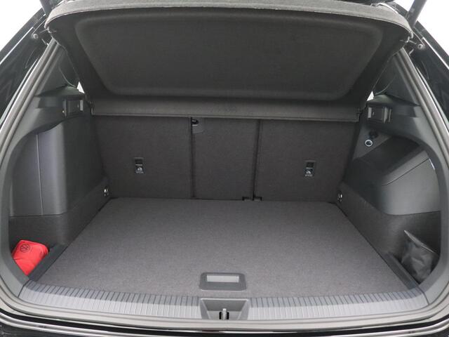 Volkswagen TIGUAN 1.5 eHybrid Life Edition 204PK DSG Trekhaak, 360gr. Camera, Keyless, Elektr. Achterklep, 18" LM Velgen, Side Assist, Stoel-Stuurverwarming