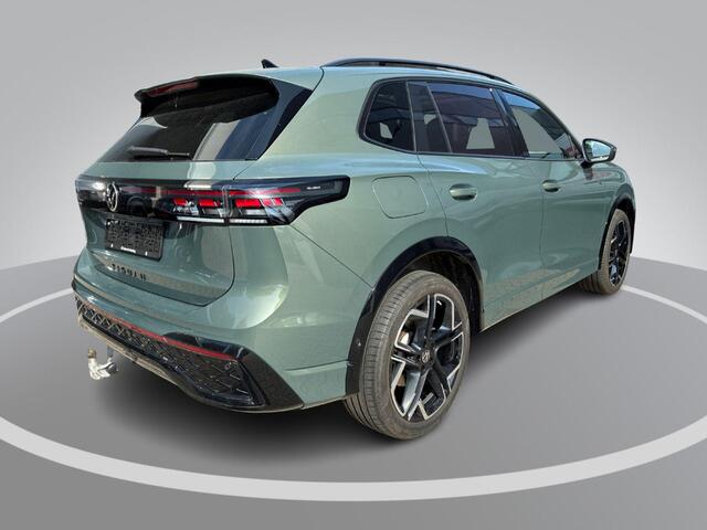 Volkswagen TIGUAN 1.5 eHybrid 272pk DSG R-Line Edition · Panoramadak · Inklap. Trekhaak · Harman Kardon Sound · Leder Varenna · Head-Up Display · Garantie t/m 22-07-2030 of 100.000km