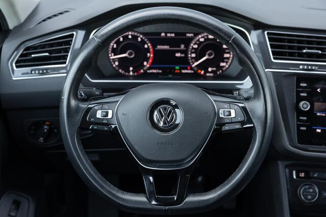 Volkswagen TIGUAN Allspace 1.4 TSI DSG-6 Highline 7p. | 7-Persoons | Lederen Bekleding | Stoelverwarming | Elektrisch Verstelbare Voorstoelen | Active Info Display | Elektrische Achterklep | Keyless Entry | LED Koplampen |