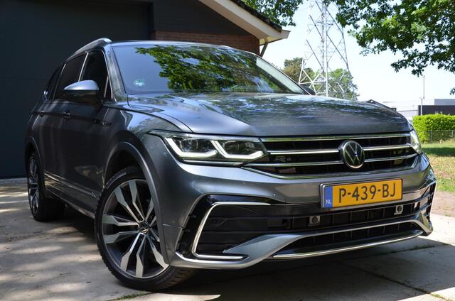 Volkswagen TIGUAN Allspace 1.5 TSI R-Line 7 Persoons. Automaat/Navi/Pdc/Ecc/Achteruitrijcamera/Panoramadak/Virtueel dashboard/Privacy-Glass/Cr-Controle/20-Inc Lmv/Trekhaak-Afnb