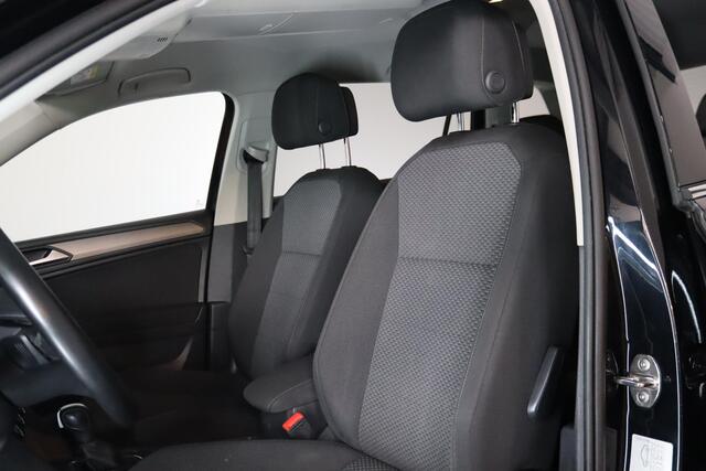 Volkswagen TIGUAN Allspace 1.5 TSI, Comfortline, 7-Persoons, Trekhaak, Stoelverwarming, ACC, Apple Carplay/ Android Auto, LED, Stoel Verwarming, Keyless, Navigatie,