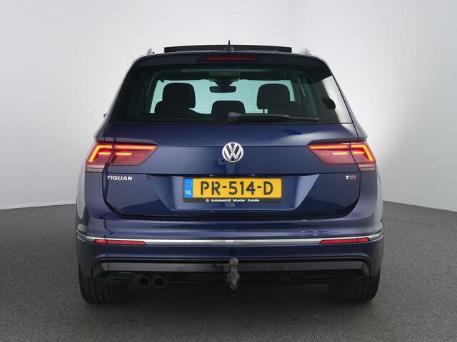 Volkswagen TIGUAN 1.4 TSI ACT Highline | Pano | Zwenkhaak | ACC | Winterpakket |