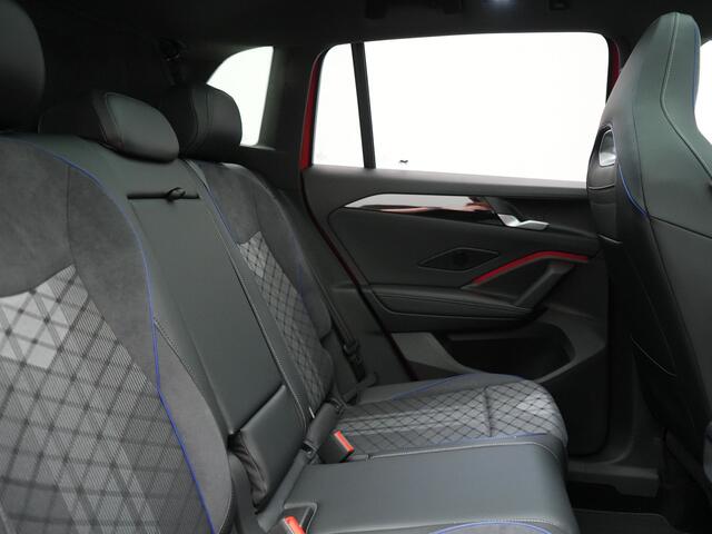 Volkswagen TIGUAN 1.5 eHybrid R-Line Edition PHEV 204pk Dealer O.H. | Panodak | Adaptive Cruise | Head Up | 360 Camera | IQ Light | Sportstoelen Massage & Memory | Sfeerverlichting | Keyless | Blis | Apple Carplay | Navigatie | DAB | Plug In Hybrid |