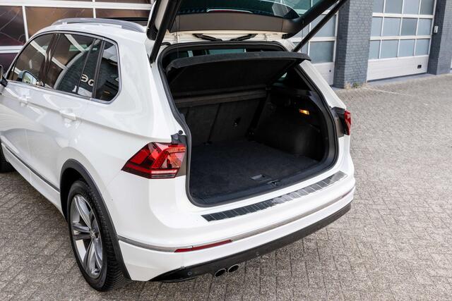 Volkswagen TIGUAN 2.0 TSI 4Motion Highline R-Line, Pano,19LM, Navi, Trekhaak, Led,