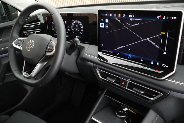 Volkswagen TIGUAN 1.5 eHybrid 204pk Elegance Trekhaak Camera Stoelverwarming Keyless Virtual Cockpit Navigatie