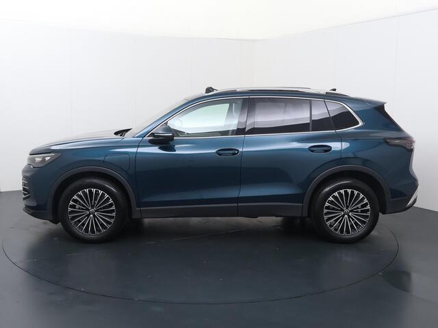 Volkswagen TIGUAN 1.5 eHybrid Life Edition | 204 PK | SoH 97% | Trekhaak | Panoramadak | Matrix LED | 360 graden camera | Dodehoek detectie | 20" LM velgen |