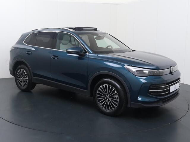 Volkswagen TIGUAN 1.5 eHybrid Life Edition | 204 PK | SoH 97% | Trekhaak | Panoramadak | Matrix LED | 360 graden camera | Dodehoek detectie | 20" LM velgen |