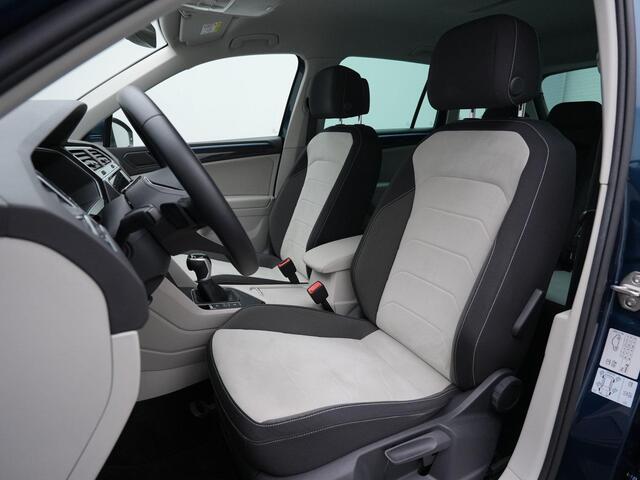 Volkswagen TIGUAN 1.4 TSI eHybrid 245 pk Elegance | Trekhaak | IQ Light | 360 Camera | Achteruitrijcamera | Elektrische achterklep | Stuur-/stoelverwarming