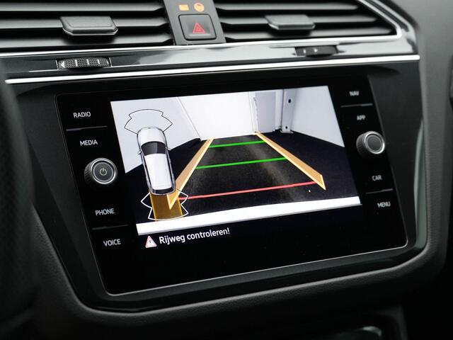 Volkswagen TIGUAN 1.5 TSI 150 pk DSG R-Line Business+ | IQ Light | Achteruitrijcamera | Stuur-/stoelverwarming | Adaptive Cruise | Elektrische achterklep